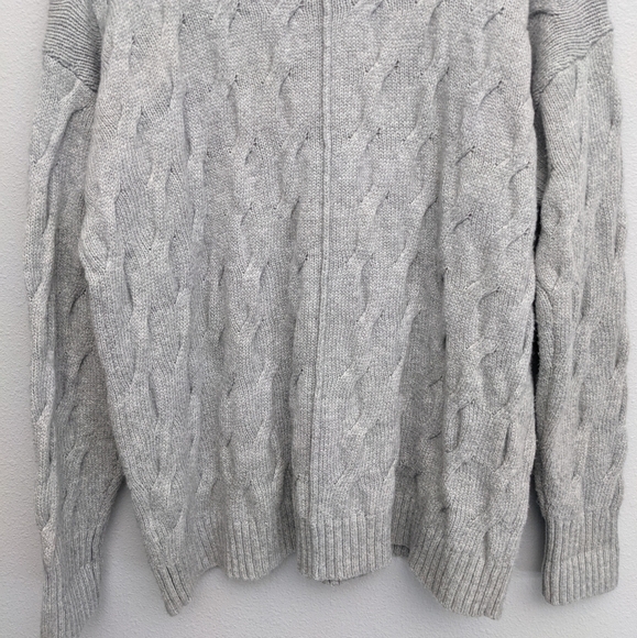 Vince Camuto Cable Knit Chunky Oversized Gray Sweater Shoulder Cut-outs … - Picture 8 of 8